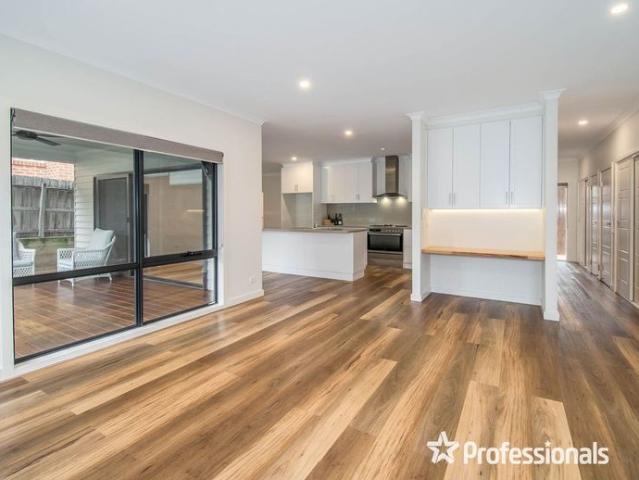 Exquisite Living in a Remarkable Townhouse