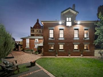 Exquisite living in exclusive St Aidans Park