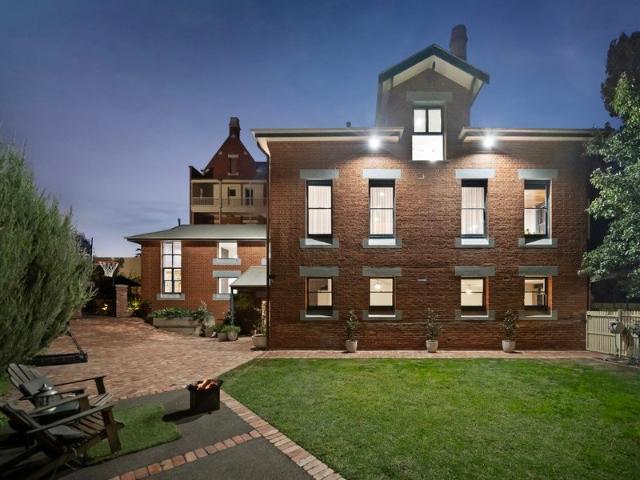 Exquisite living in exclusive St Aidans Park