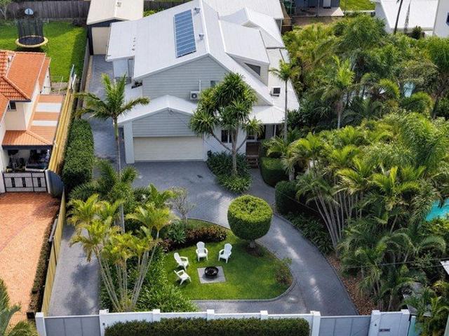 Exquisite Luxury Residence Your Private Coastal Sanctuary in Bargara