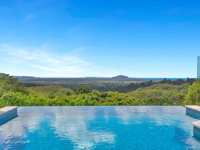 Exquisite Northern Escarpment Home with Panoramic Views!