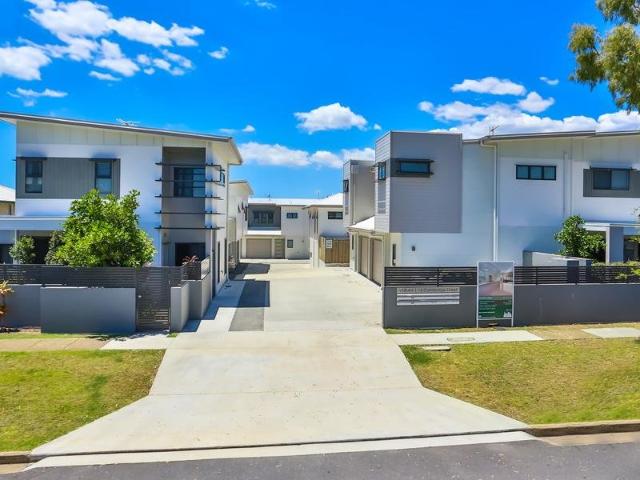 Exquisite Rear Townhouse in a Secluded Complex Setting