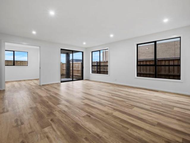 Exquisite Tarneit Residence for Rent – Luxury & Lifestyle in Alamora Estate