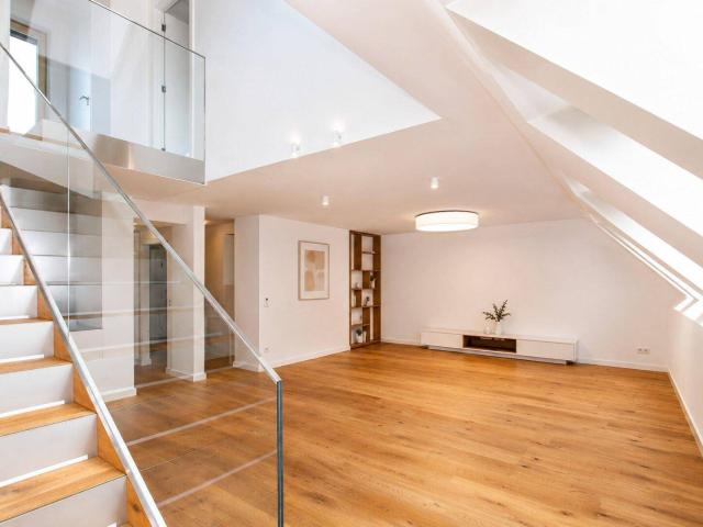 Exquisite und moderne DG Wohnung mit Terrasse beim Belvedere
