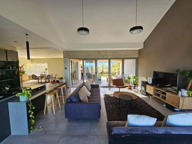 exquisite upmarket living in this ec.