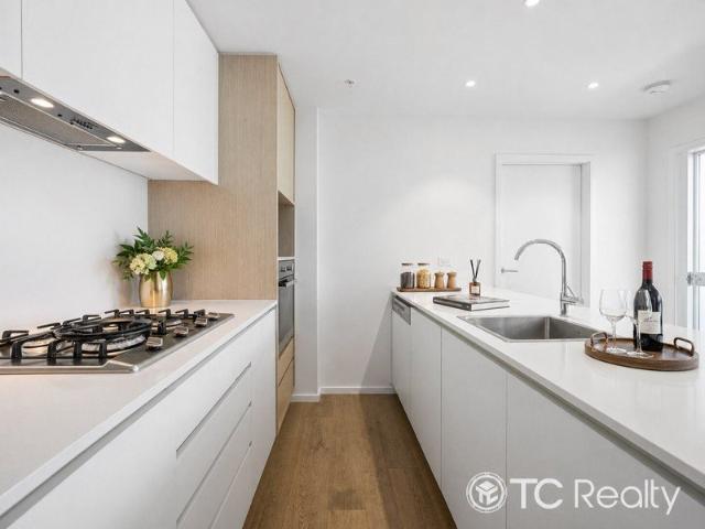 Exquisite Urban Living | North East Aspect with Iconic Sydney Tower & City Views