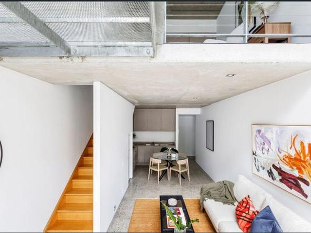 EXQUISITE URBAN SANCTUARY DESIGNER LOFT APARTMENT WITH PARKING