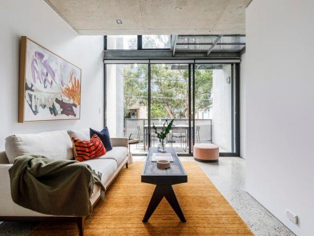 EXQUISITE URBAN SANCTUARY DESIGNER LOFT APARTMENT WITH PARKING