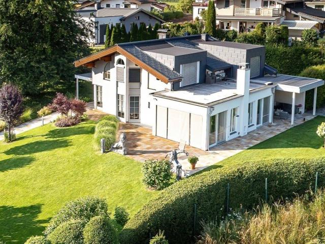 Exquisite Villa in der malerischen Berglandschaft von Saalfelden!