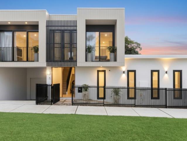 Exquisitely Crafted Brand New Duplex of Distinctive Luxury