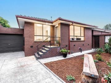 Exquisitely Presented with Timeless Charm & Modern Luxury