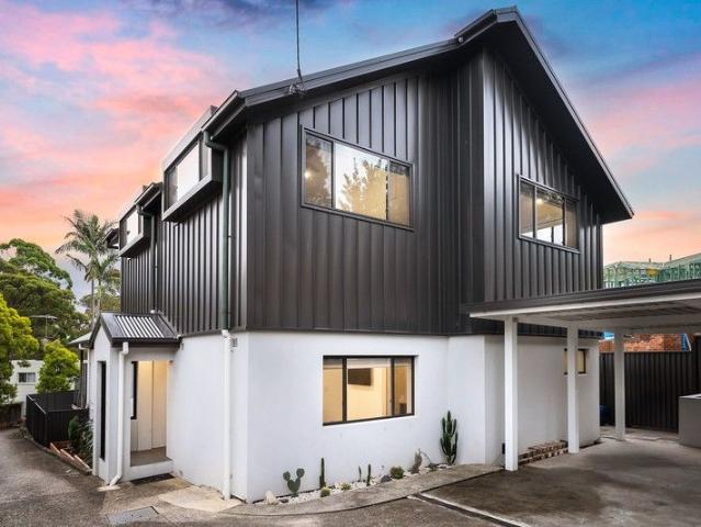 Exquisitely renovated home of designer craftsmanship