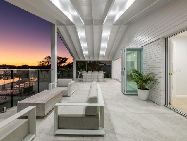 Exquisitely Renovated Waterfront Entertainer