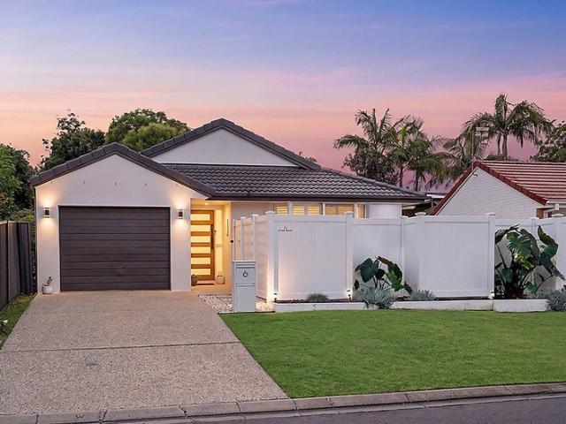 Exquisitely refurbished, low maintenance retreat