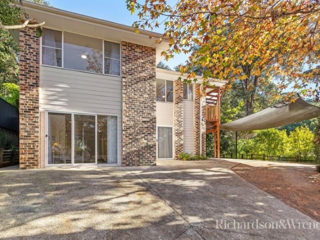 Spacious Family Home With Dual Living In Tranquil Setting