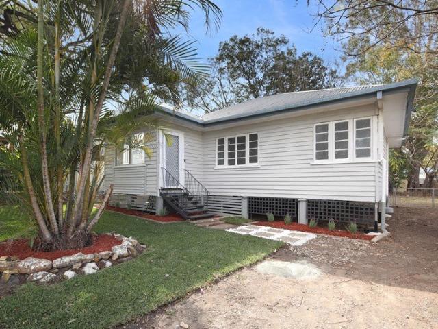 Extensively renovated Home! 986sqm Block for extra building or Garages!