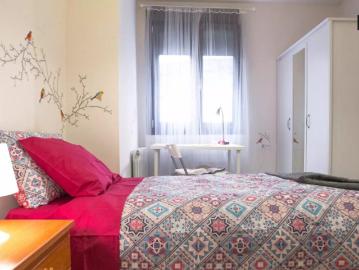 Exterior room with shelving in 4 bedroom apartment in Bilbao la Vieja