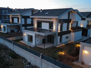 EXTRA ZİRVEBağlıca Site İçinde K.Otoparklı 5+1 Lüks Villa