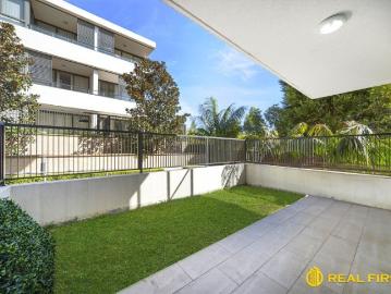 Extra High Ceiling | Spacious One Bed with a Big Courtyard with a Convenient Lifestyle