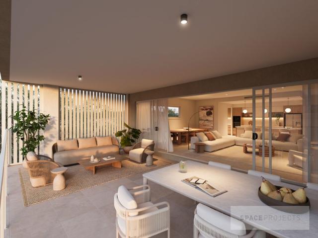 Extra large 276m2 Three bedroom corner apartment with bay views