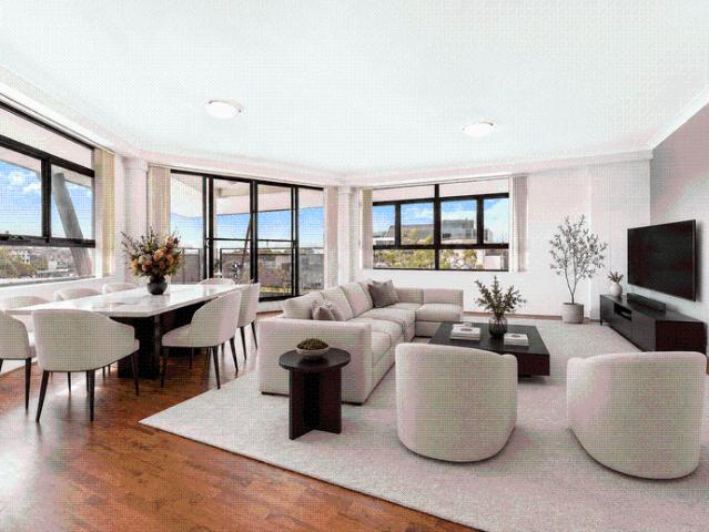 Extra Large Three Bedroom Apartment on the Top Floor!
