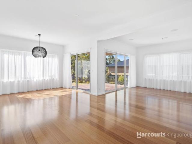 Extra Large Family Home!