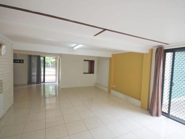 Extra large family home with Pool and Shed!