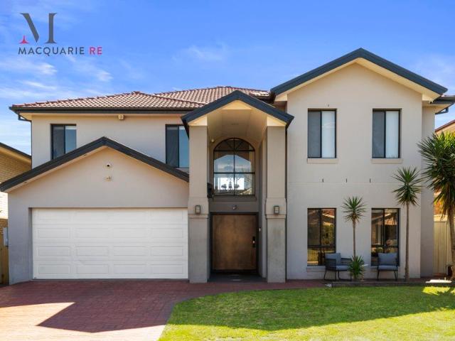 Extra Large Family Living in a Peaceful Cul de Sac