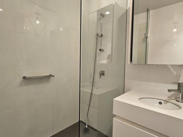 EXTRA LARGE, FULLY FURNISHED, GREAT LAYOUT