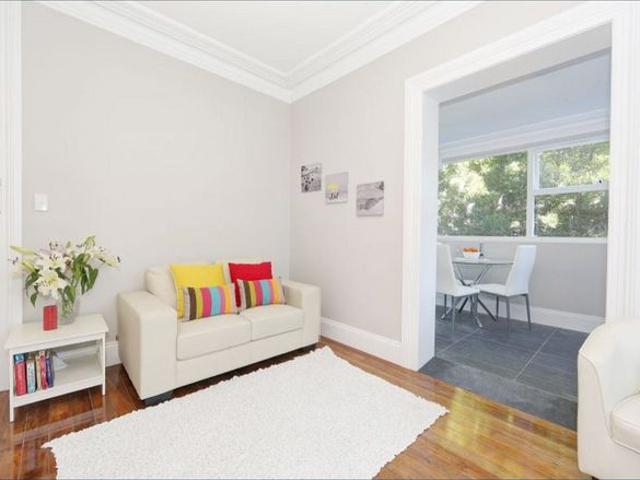 EXTRA LARGE MODERN STUDIO IN CITY FRINGE