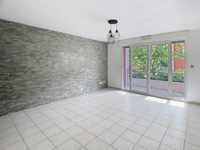 Extra Muros T3 vide 59,40 m2 avec terrasse et garage