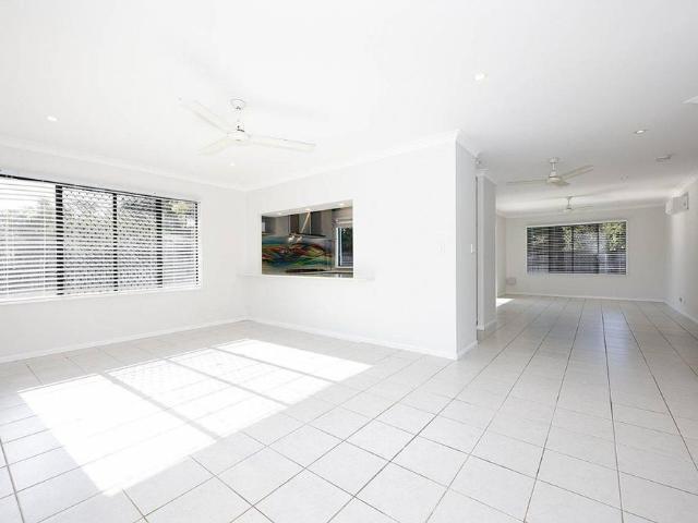 Extra Spacious Family Home in Convenient Bentley Park Location