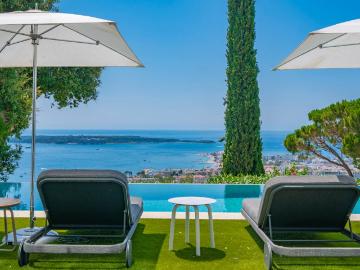 Extraordinaire villa avec une vue panoramique Cannes