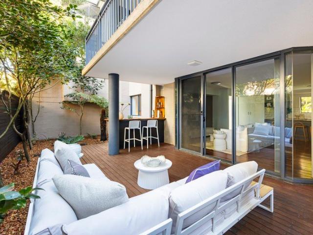Extraordinary apartment with an entertainers' courtyard, peacefully tucked away behind the town centre