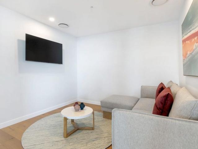 Extraordinary Furnished High Level Apartment with Beautiful Ocean View!