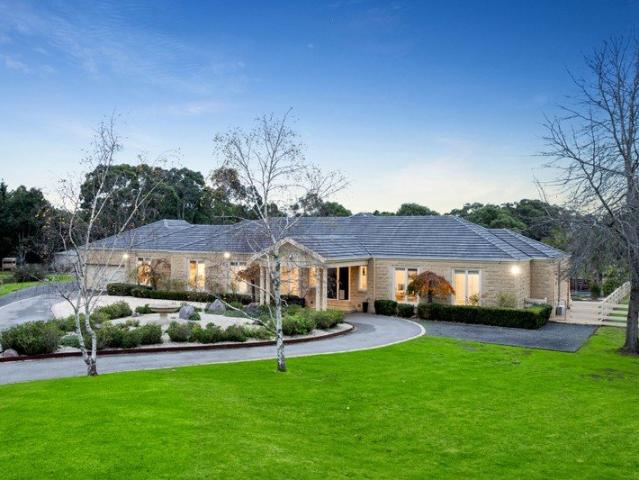 Extraordinary Flexible Living on 2.47 Stunning Acres