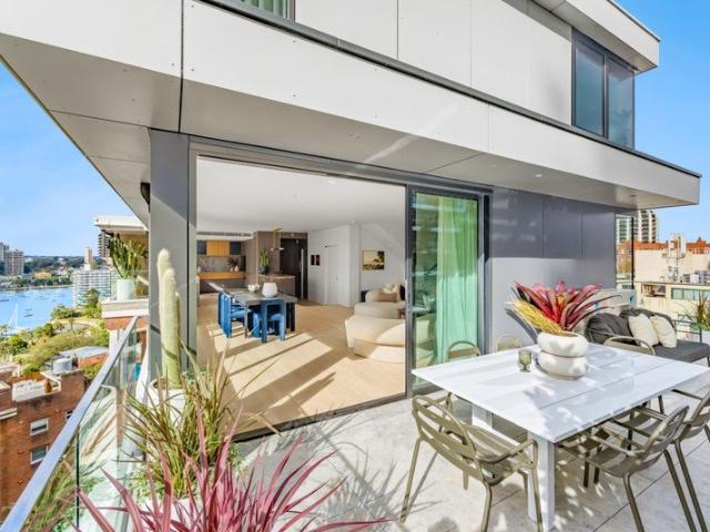 Extraordinary Potts Point Penthouse With Breathtaking Harbour Views
