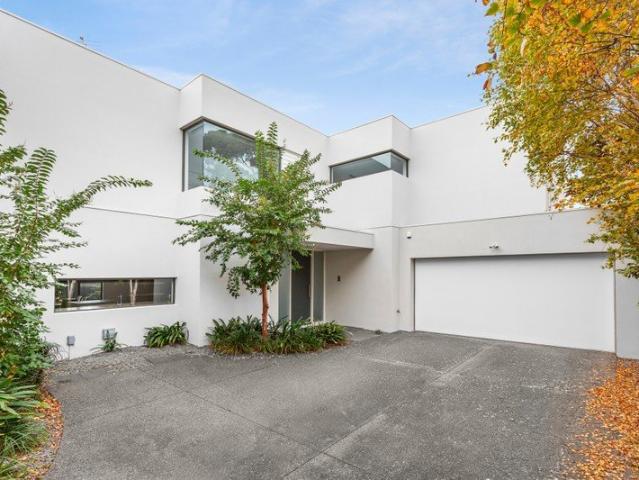 Extraordinary Proportions, Parkside Sophistication