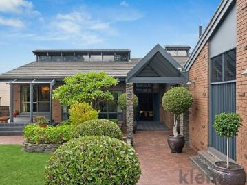 Extraordinary scale, architectural character and features worth preserving on 1357sqm with stunning views to the Adelaide Hills & Mt Lofty ranges