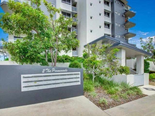 Extraordinary Waterfront Unit