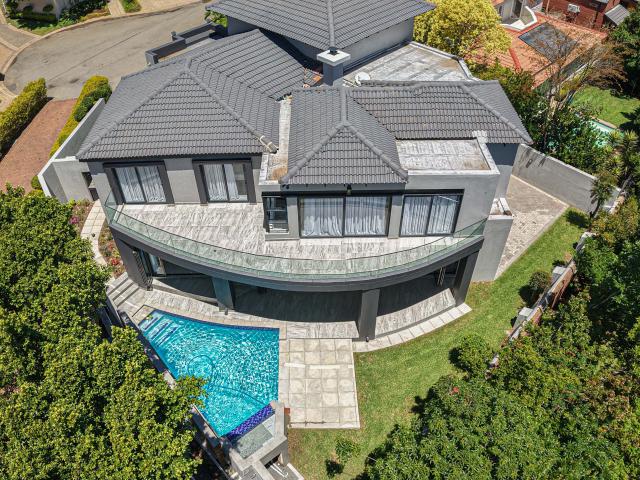 EXTRAORDINARY 4 BEDROOM LUXURY RESIDENCE SEMI FURNISHED
