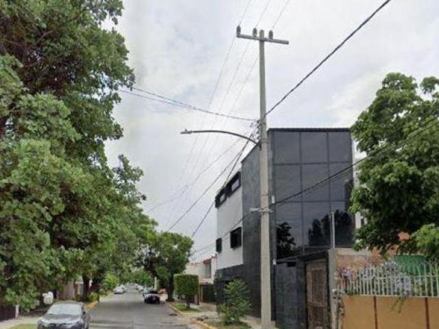 EXTRAORDINARIA CASA EN REMATE EN SATÉLITE, NAUCALPAN DE JUÁREZ, EDO. MÉX