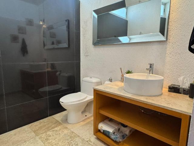 Extraordinaria Casa en Venta y Renta en Cumbres del Lago