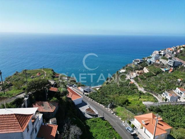 Extraordinaria Moradia T2 na Calheta O Refúgio Perfeito pa. 158m² Calheta