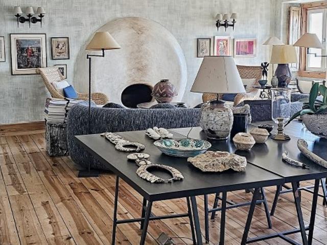 Extraordinária moradia/predio constituída com 3 apartamentos renovada em 2019 com vista situado junto à Catedral da Sé de Lisboa