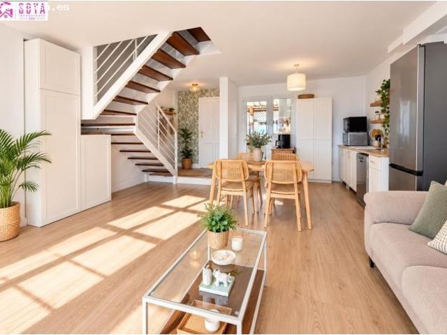 EXTRAORDINARIO DUPLEX EN LA COSTA