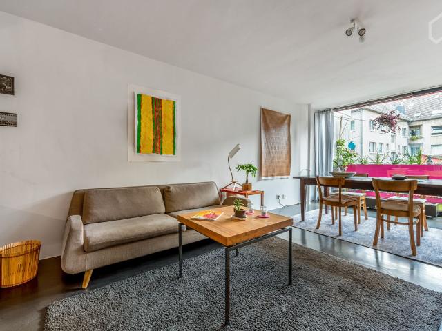 Extravagant maisonette architecture of the 70s in Düsseldorf Derendorf!, Dusseldorf Amsterdam Apartments for Rent