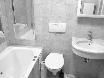Extremely central 2 BR Apartment next to St. Stephen Cathedral