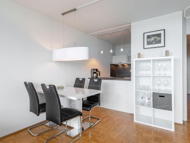 Extremely bright, attractive 2 room apartment on the 10th floor south side with view over Munich into the Alps, Munchen Amsterdam Apartments for Rent