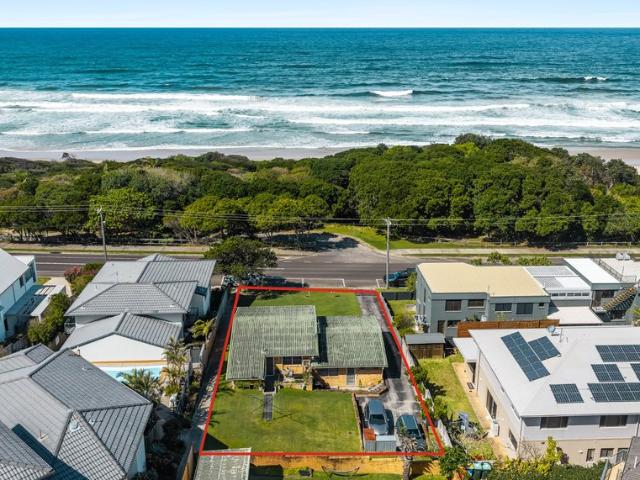 Extremely Rare Shelly Beach Road Opportunity